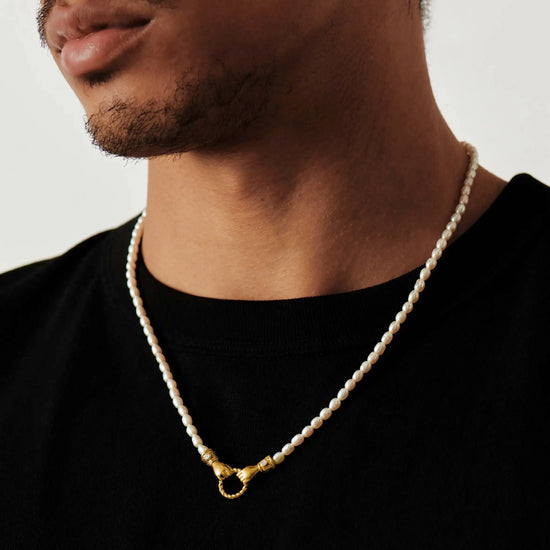 Harris Reed Medium In Good Hands Pearl Pendant Necklace Necklaces Missoma 