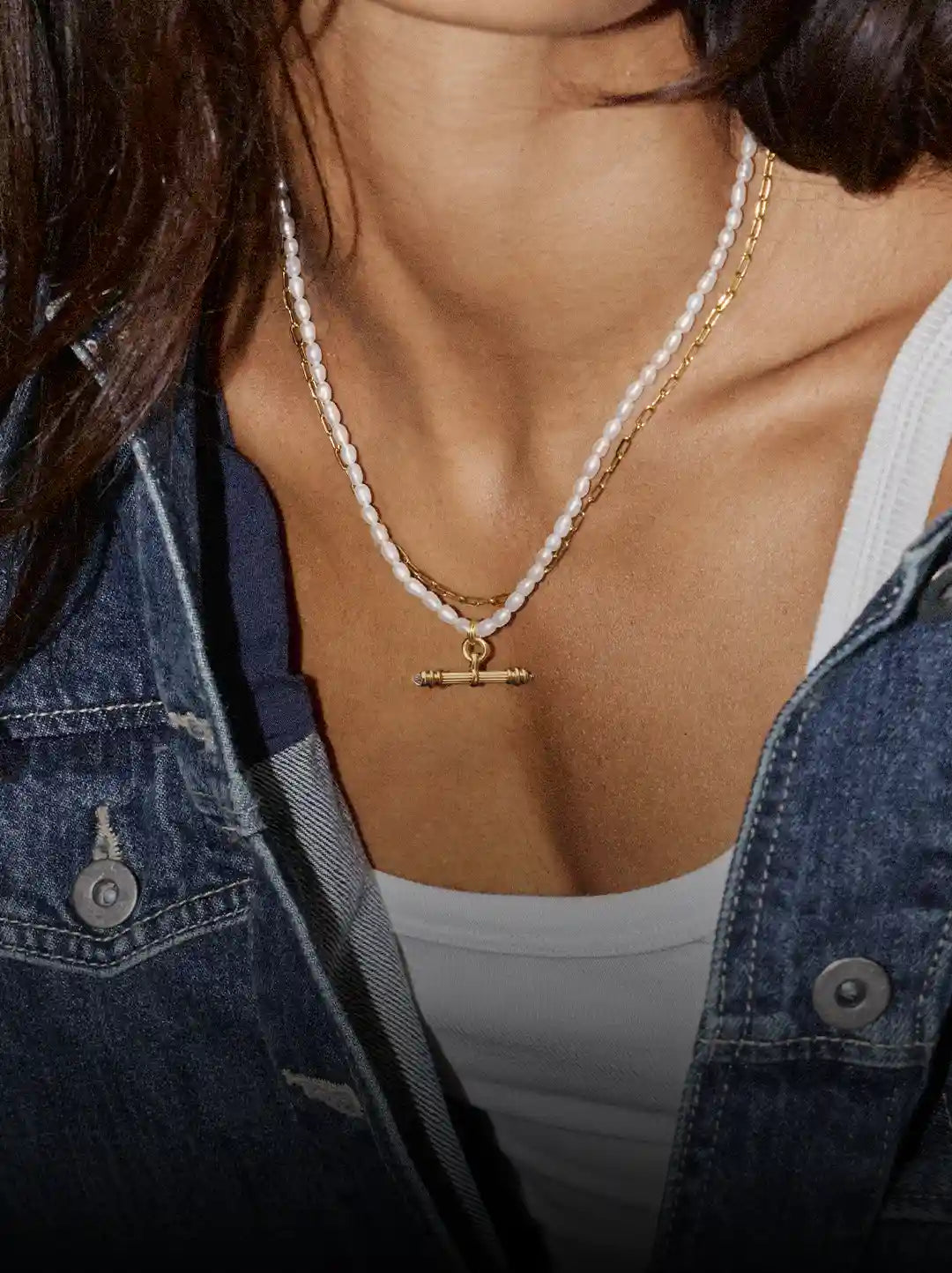Harris reed T-bar and pearl necklace