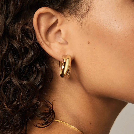 Lucy Williams Chunky Medium Entwine Hoop Earrings | 18ct Gold Plated Earrings Missoma 