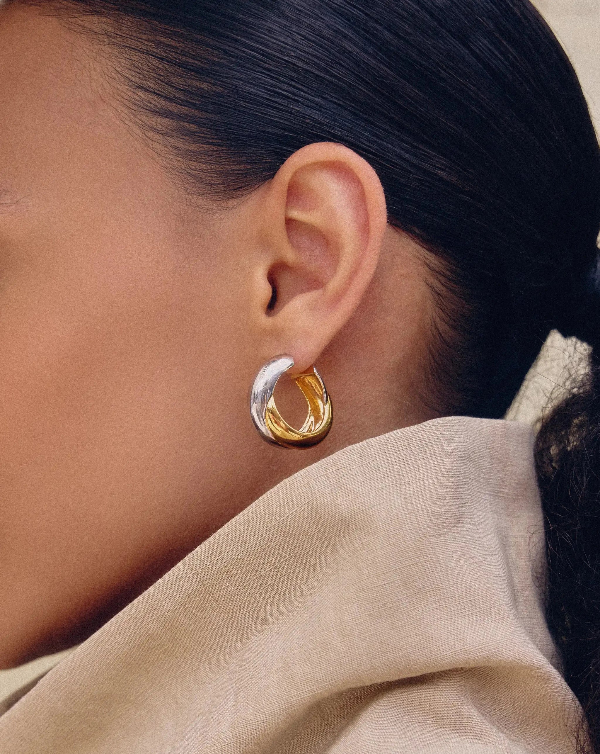 Lucy Williams Chunky Medium Entwine Hoop Earrings | Mixed Metal Earrings Missoma 
