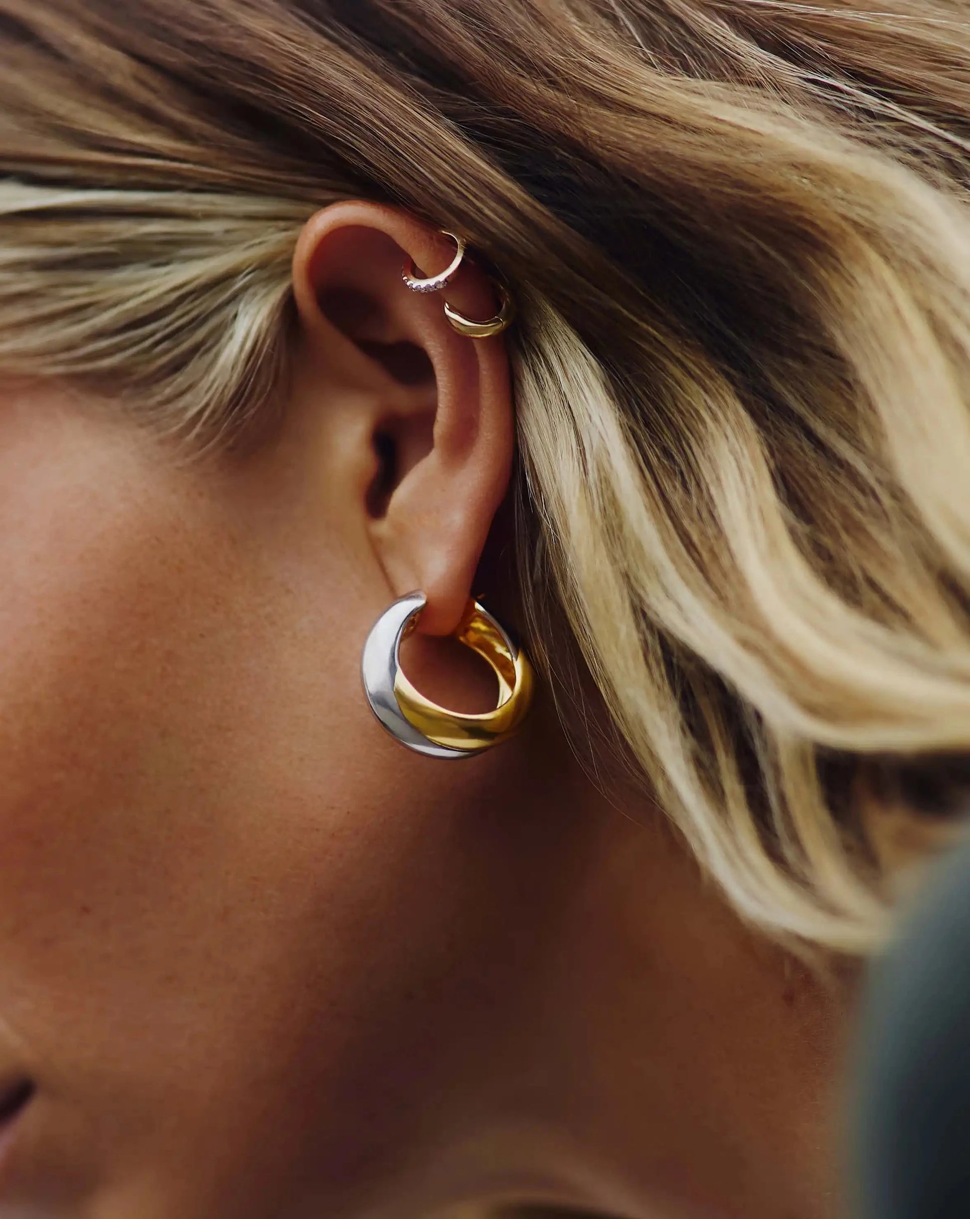 Lucy Williams Chunky Medium Entwine Hoop Earrings | Mixed Metal Earrings Missoma 
