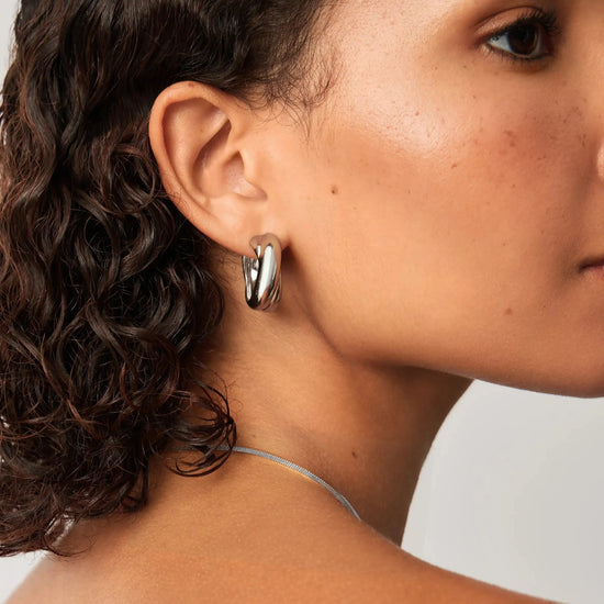 Lucy Williams Chunky Medium Entwine Hoop Earrings | Silver Plated Earrings Missoma 