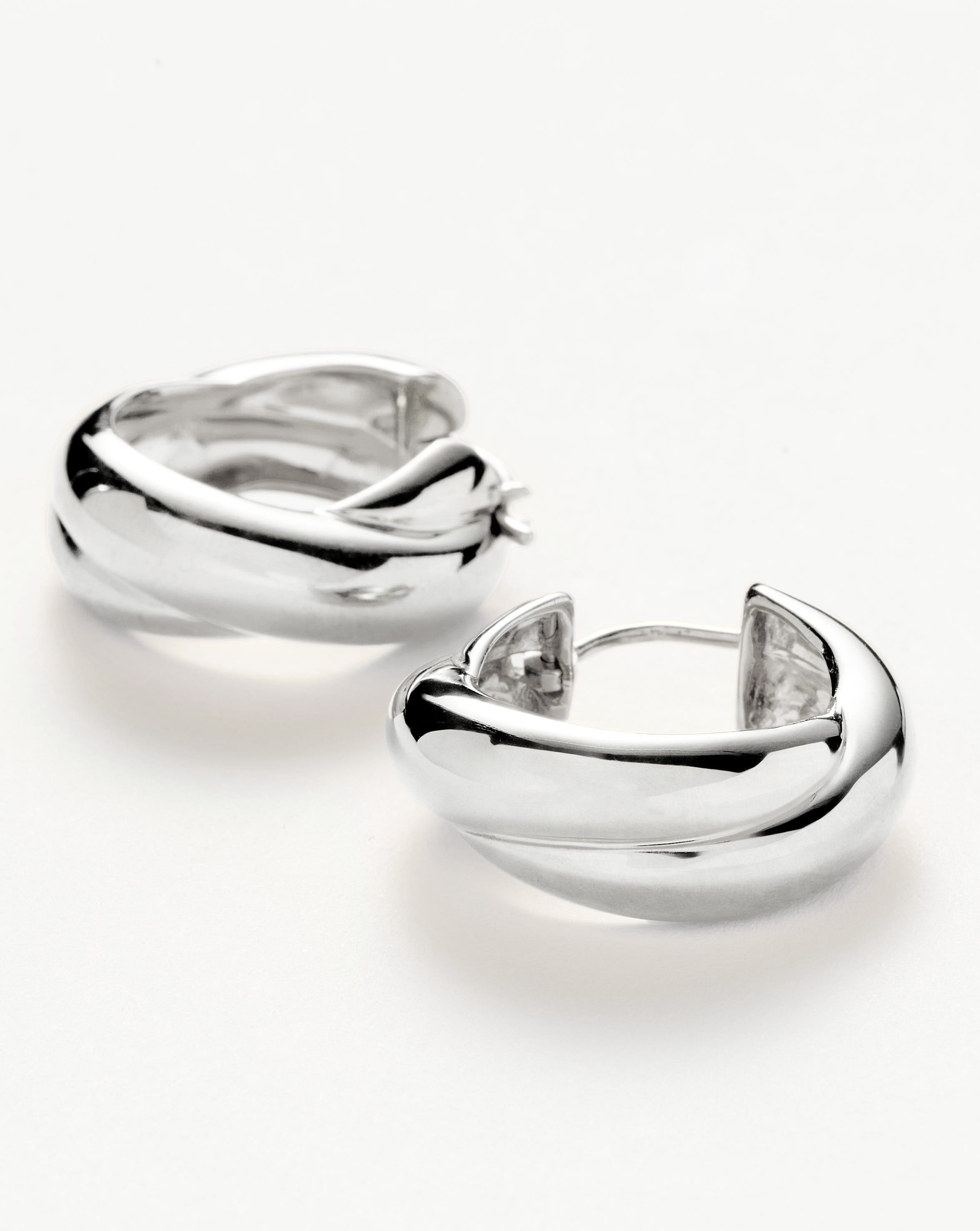 Lucy Williams Chunky Medium Entwine Hoop Earrings | Silver Plated Earrings Missoma 