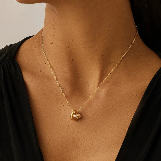 Lucy Williams Pavé Knot Pendant Necklace | 18ct Gold Plated Necklaces Missoma 
