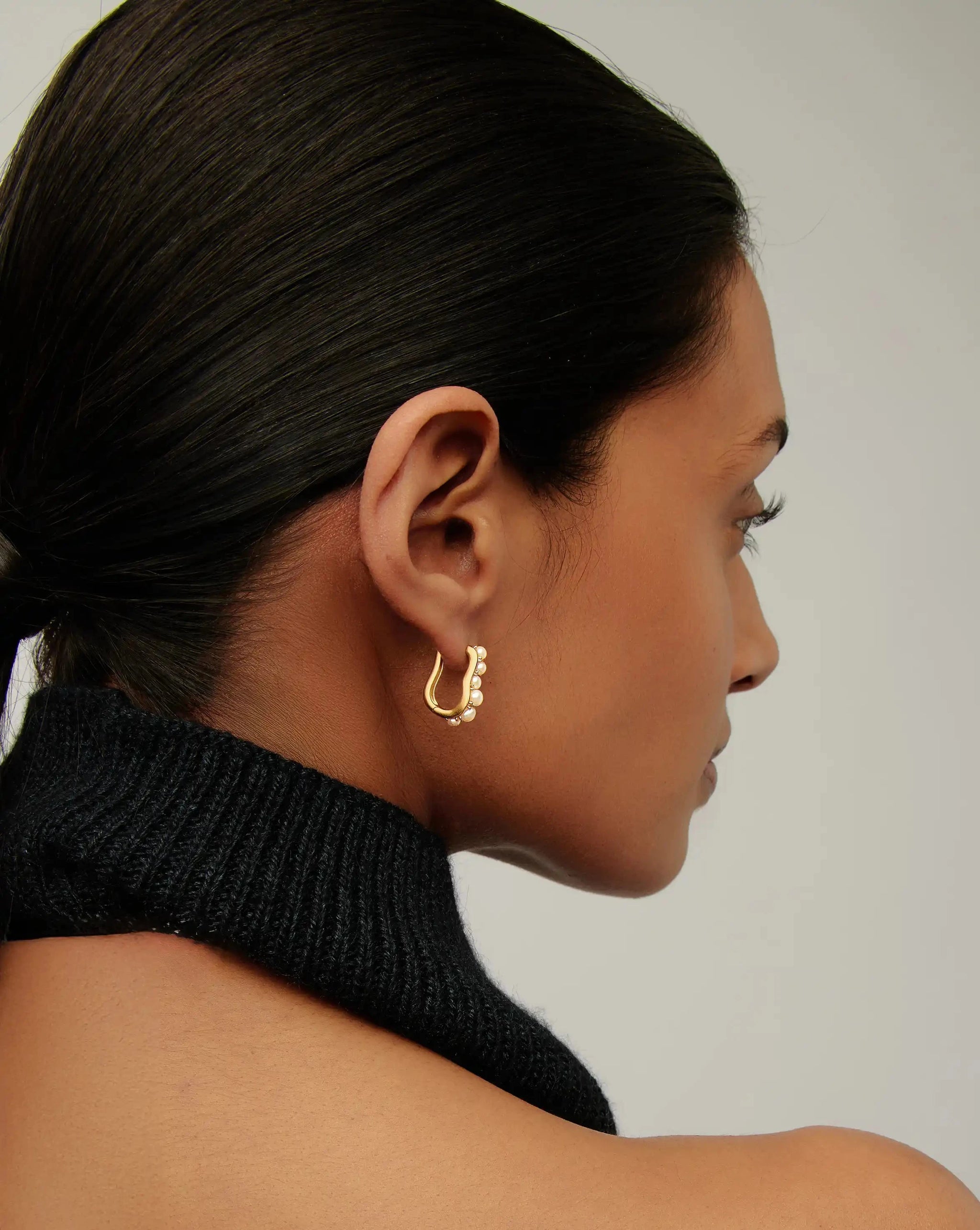 Pearl Wave Small Hoop Earrings | 18ct Gold Plated/Pearl Earrings Missoma 