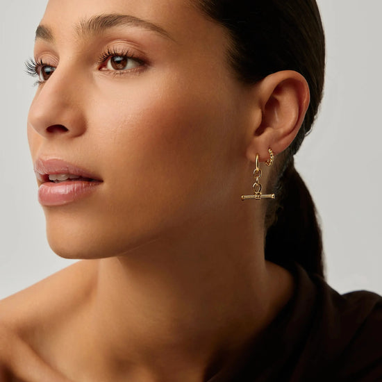 Ridge T-Bar Drop Huggies | 18ct Gold Plated Earrings Missoma 