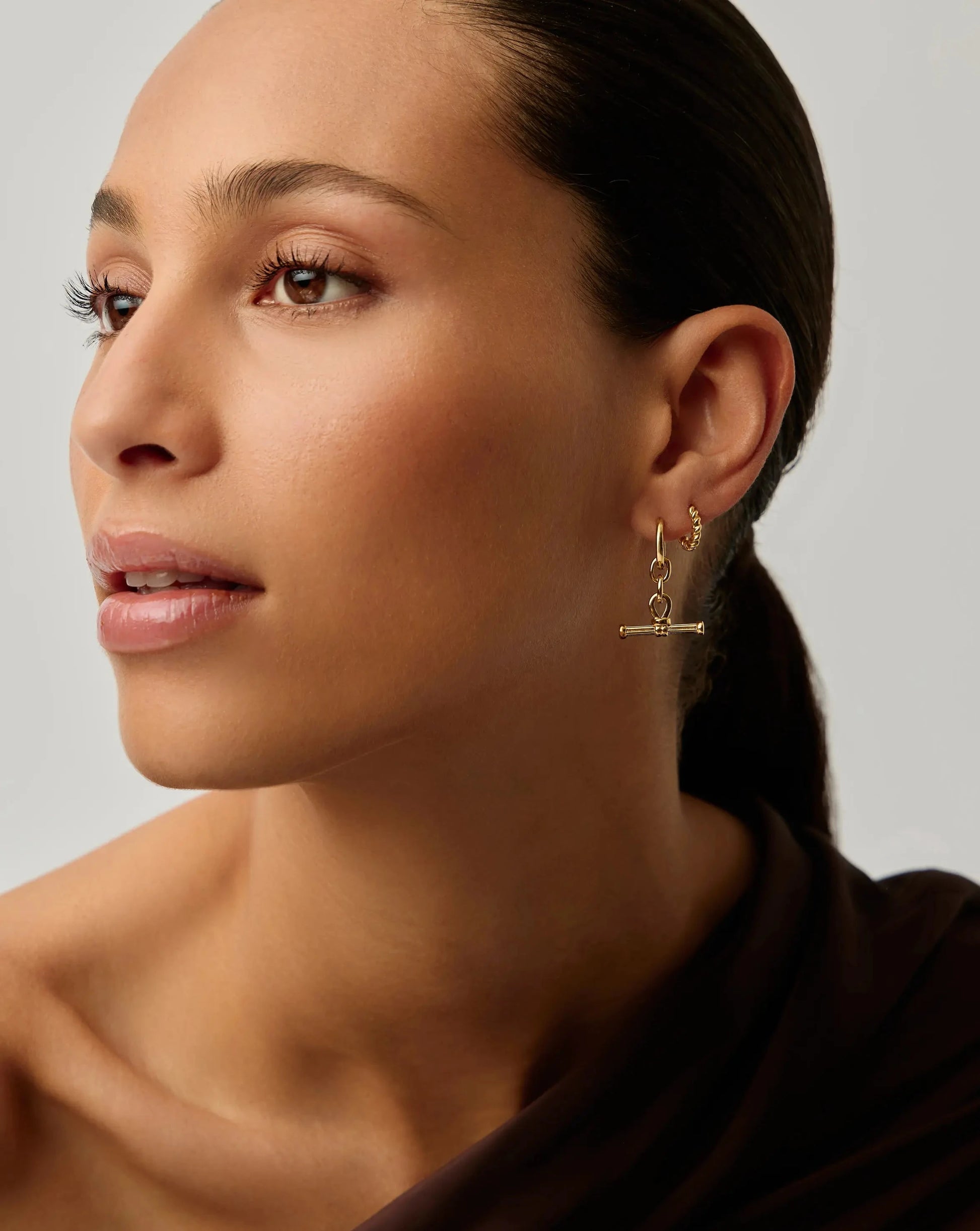Ridge T-Bar Drop Huggies | 18ct Gold Plated Earrings Missoma 