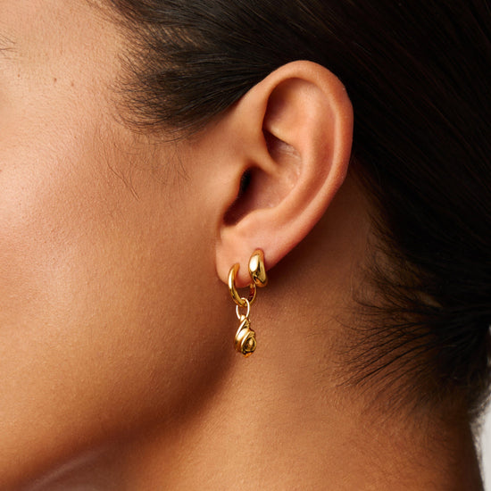 Savi Ridge Droplet Charm Earrings | 18ct Gold Vermeil Earrings Missoma 