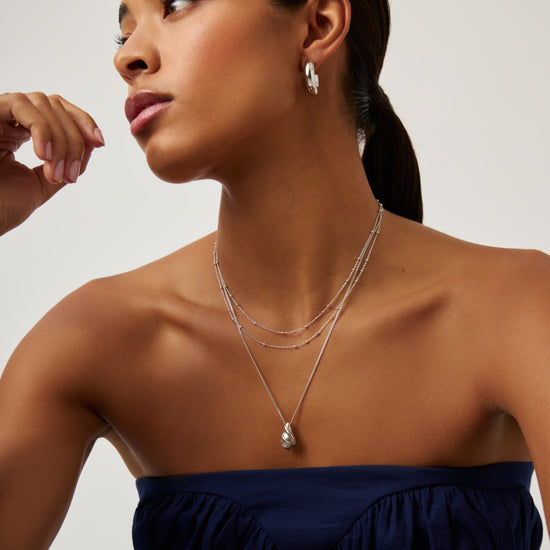 Savi Ridge Droplet Pendant Necklace | Silver Plated Necklaces Missoma 