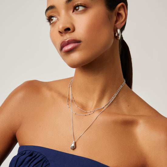 Savi Ridge Droplet Pendant Necklace | Silver Plated Necklaces Missoma 