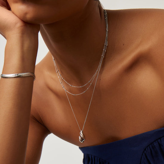 Savi Ridge Droplet Pendant Necklace | Silver Plated Necklaces Missoma 