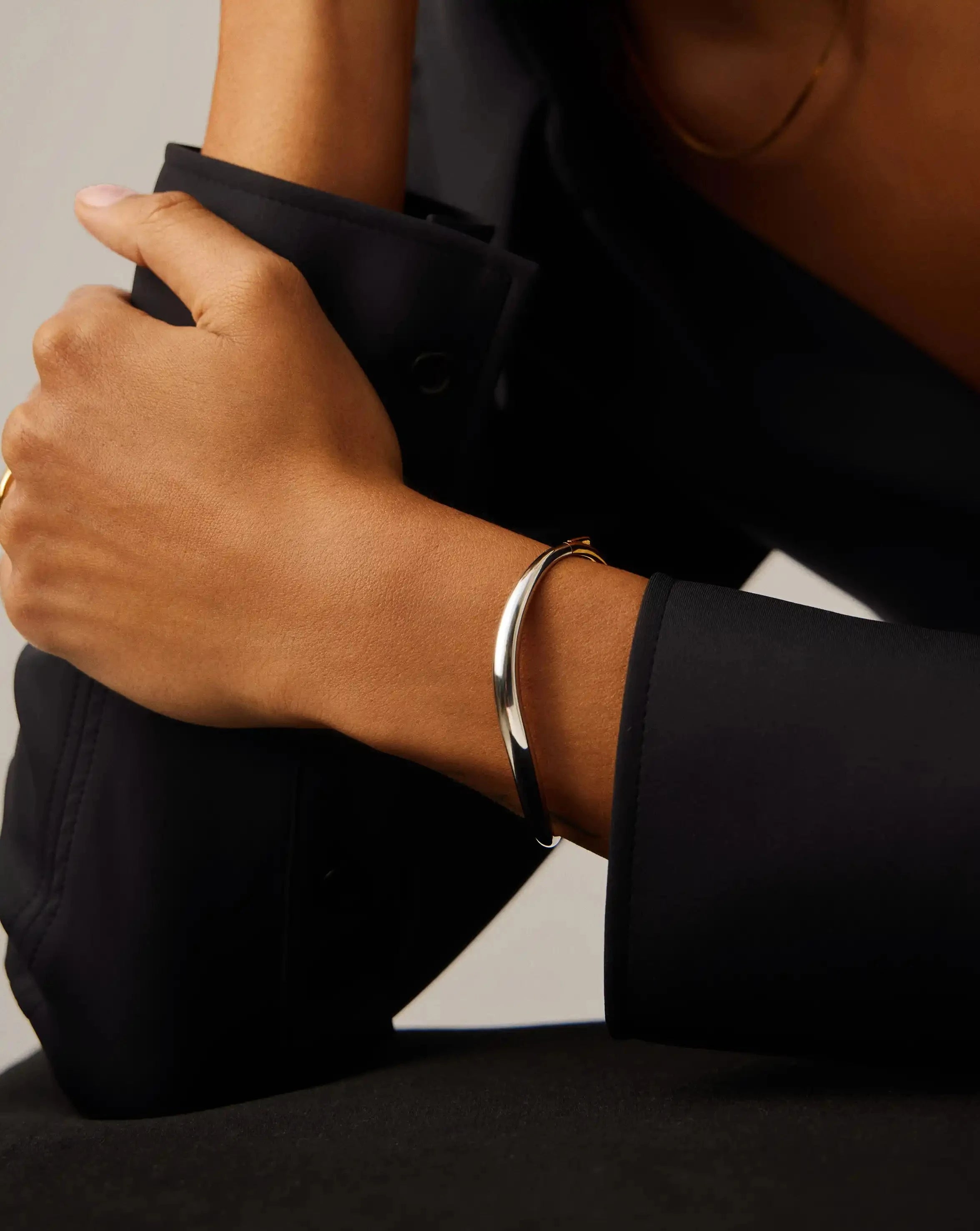 Savi Signature Hinged Bangle | Mixed Metal Bracelets Missoma 