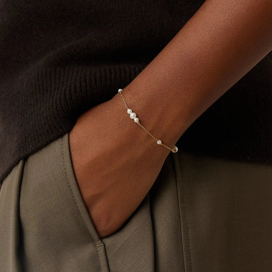 Solid Gold Pearl Chain Bracelet | 14ct Solid Gold/Pearl Bracelets Missoma 