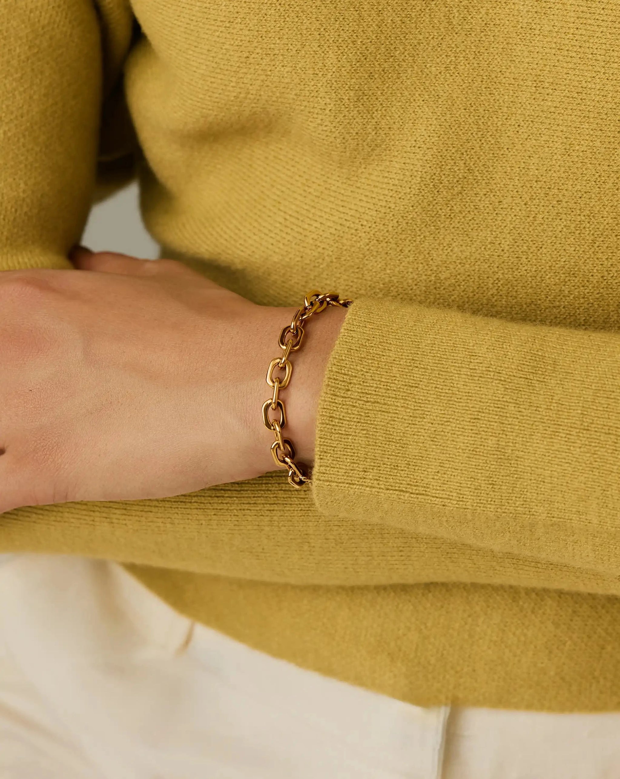Square Paperclip Chain Bracelet | 18ct Gold Plated Bracelets Missoma 
