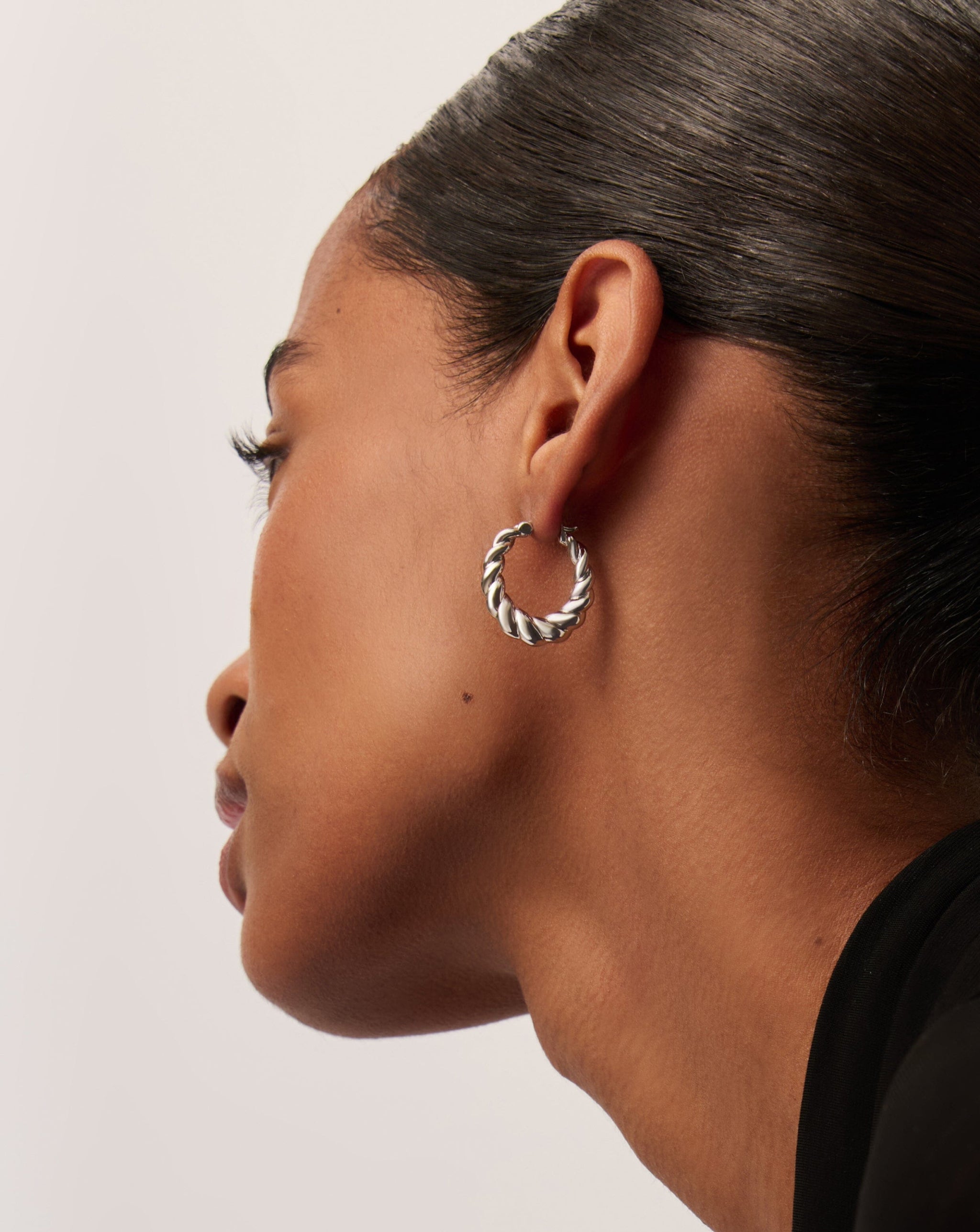 Twisted Tidal Medium Hoop Earrings | Rhodium Plating on Brass Earrings Missoma 