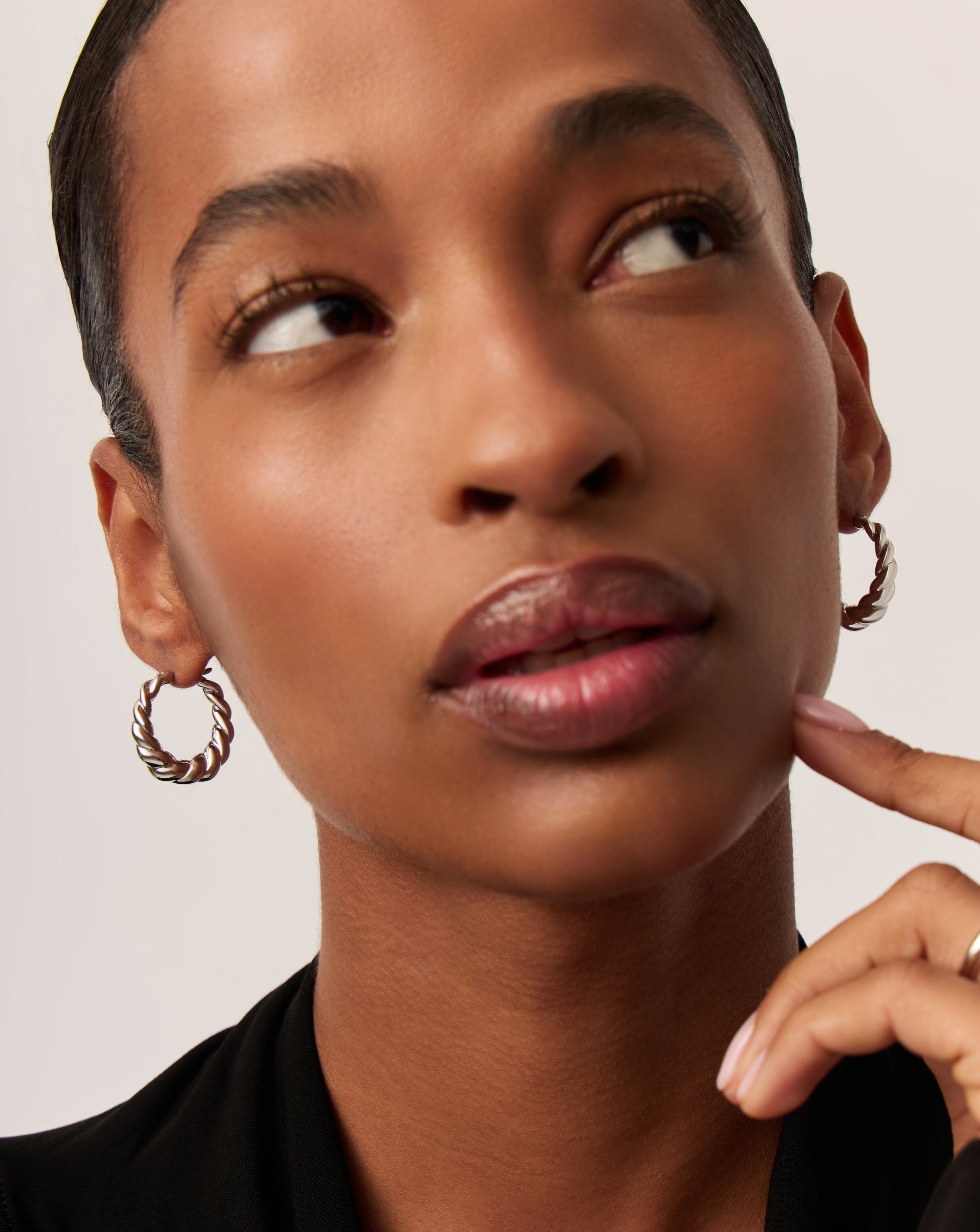 Twisted Tidal Medium Hoop Earrings | Rhodium Plating on Brass Earrings Missoma 