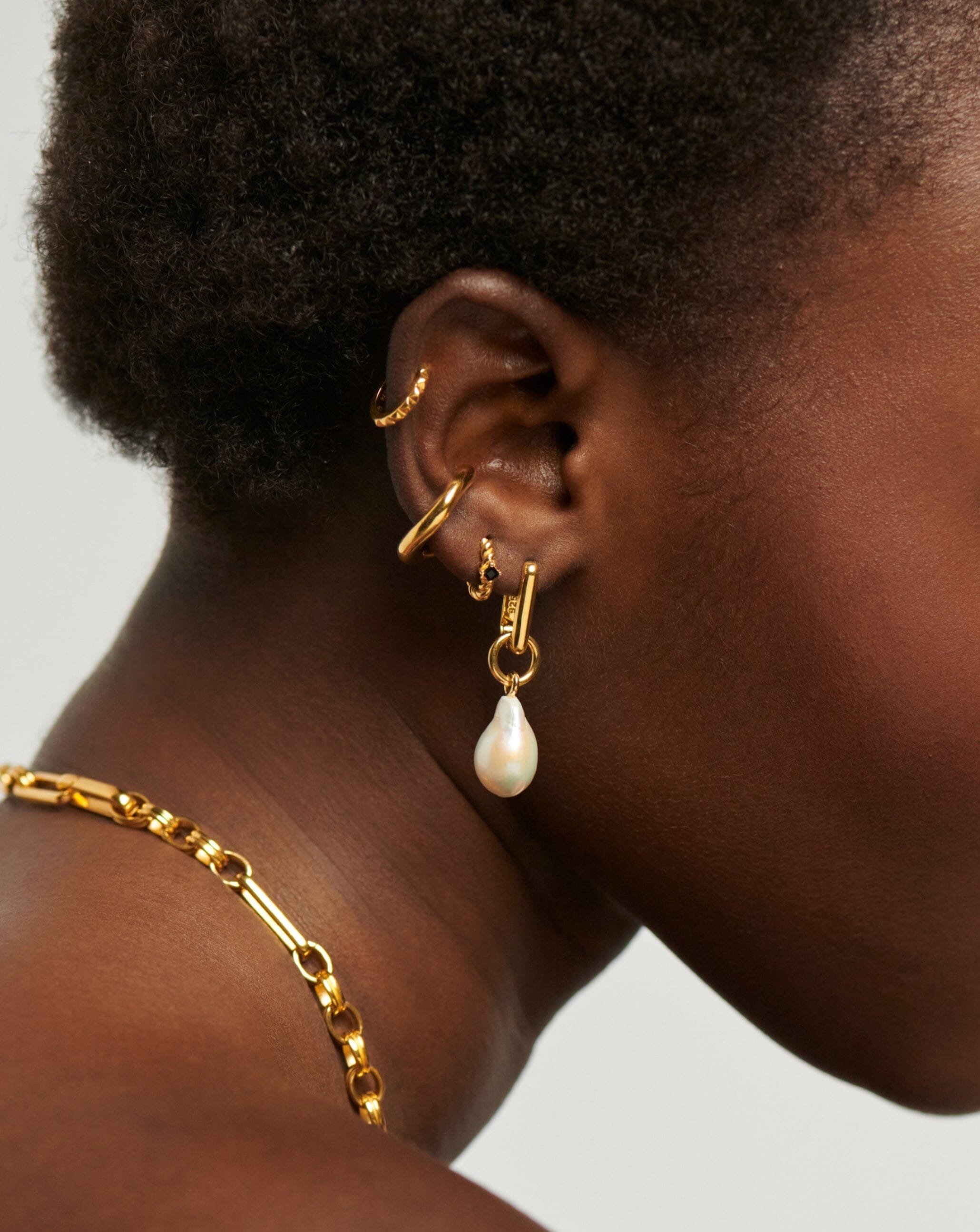 Baroque Pearl Ovate Earrings | 18ct Gold Plated Vermeil/Pearl Earrings Missoma 