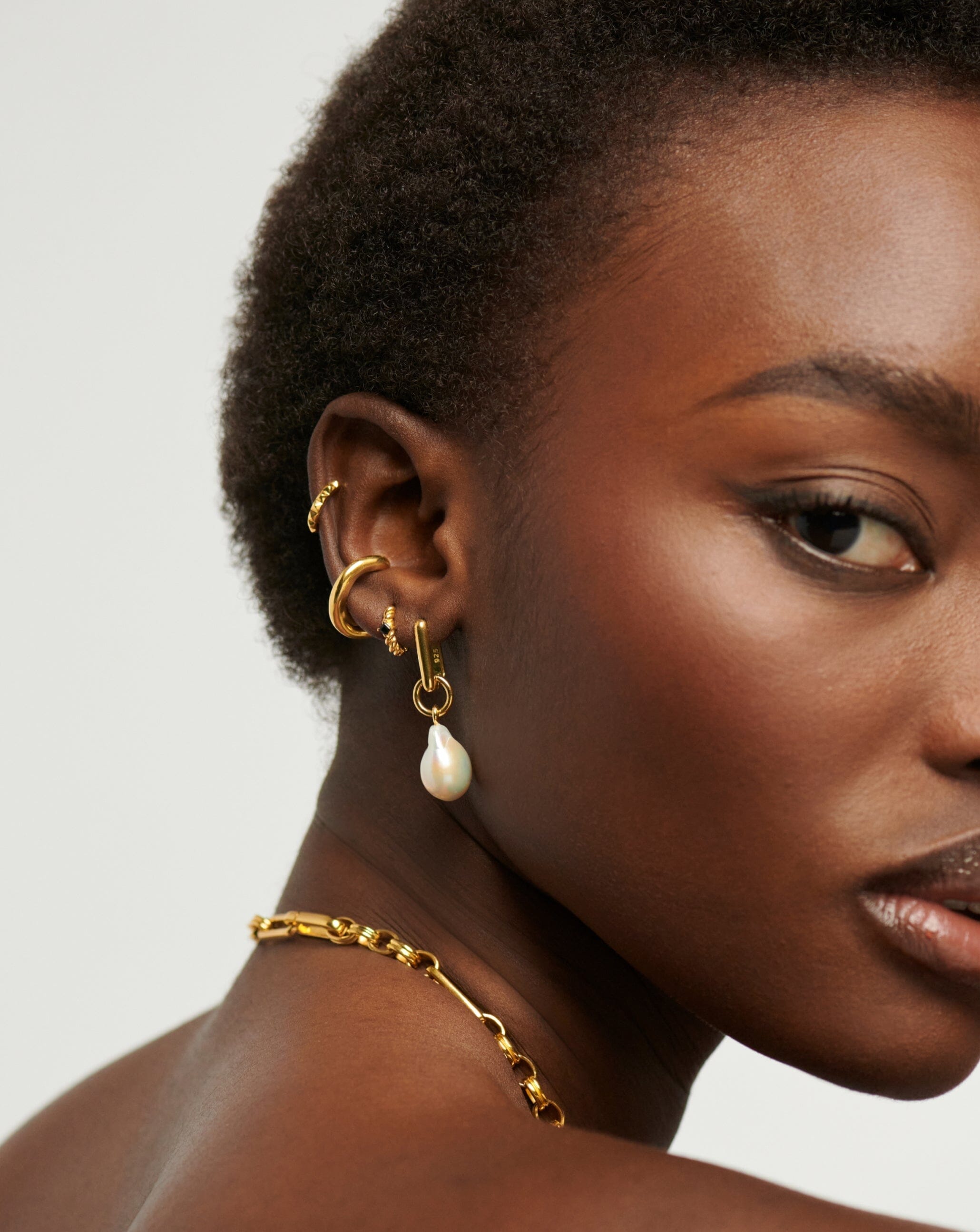Baroque Pearl Ovate Earrings | 18ct Gold Plated Vermeil/Pearl Earrings Missoma 
