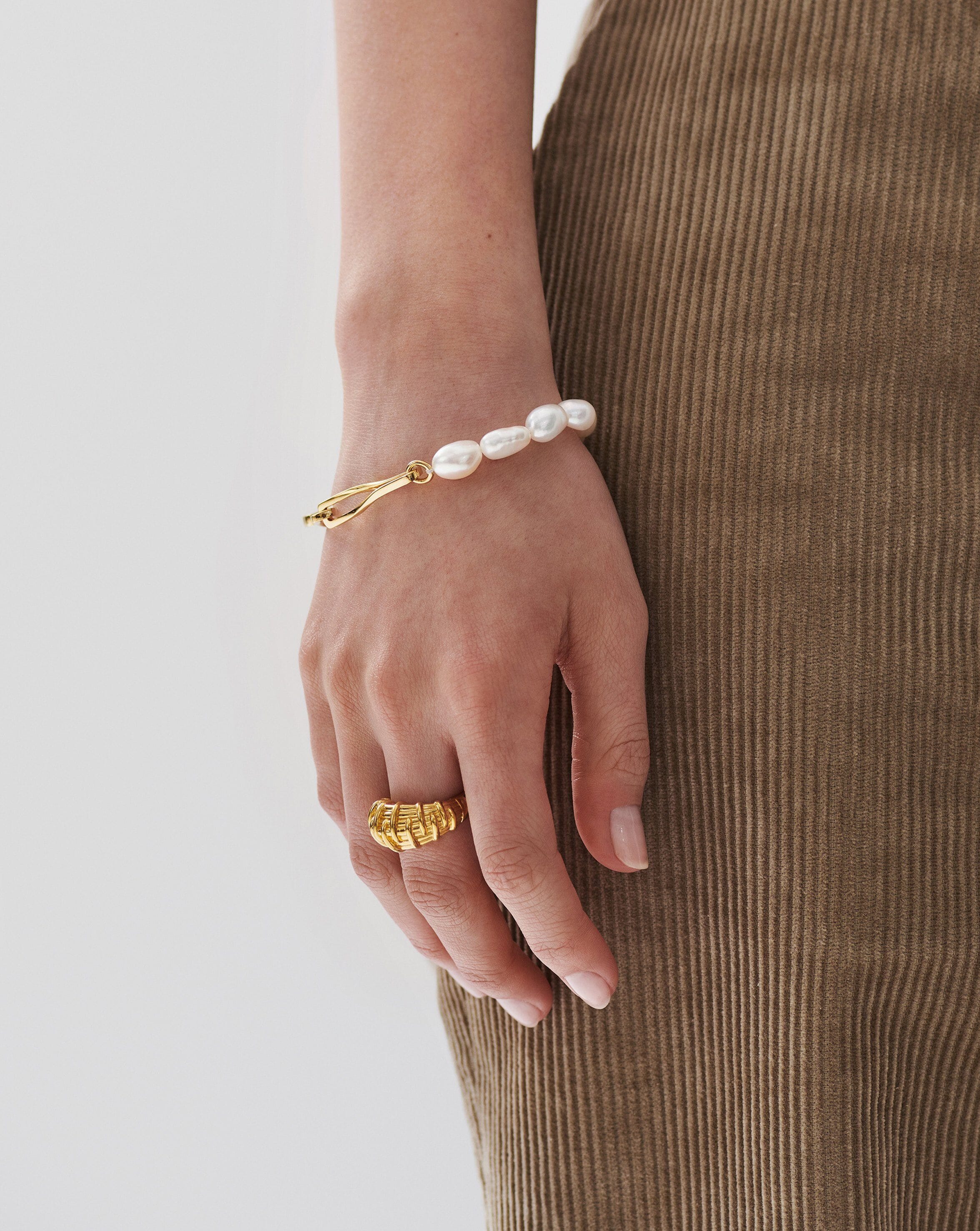 Baroque Pearl Twisted Link Bracelet | 18ct Gold Plated/Pearl Bracelets Missoma 