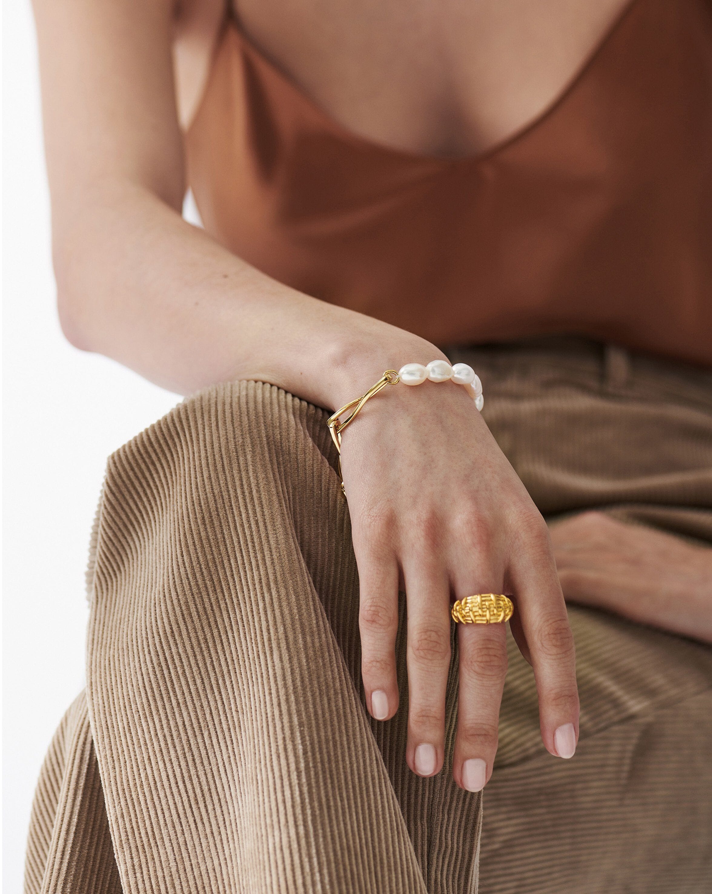 Baroque Pearl Twisted Link Bracelet | 18ct Gold Plated/Pearl Bracelets Missoma 