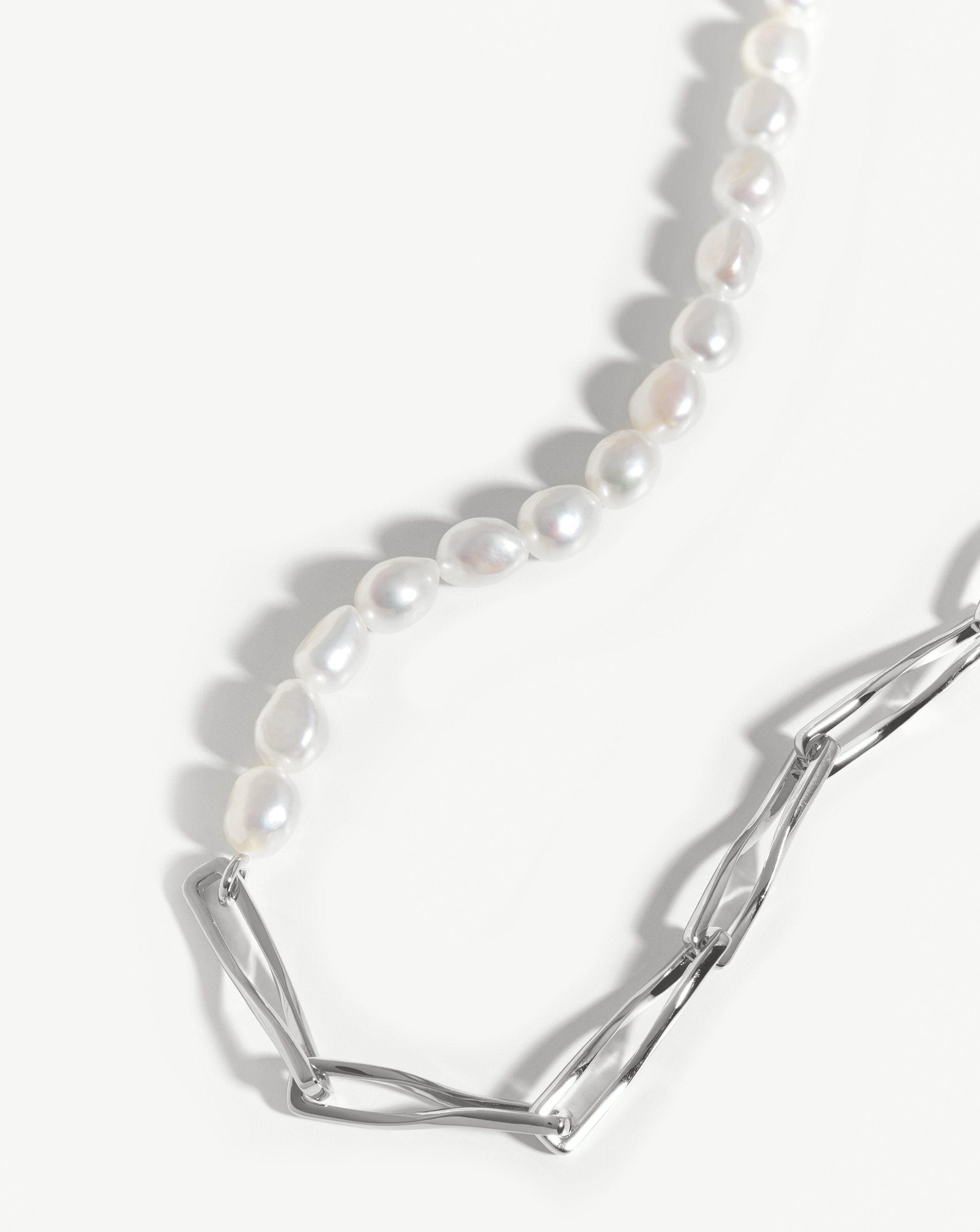 Baroque Pearl Twisted Link Necklace | Silver Plated/Pearl Necklaces Missoma 