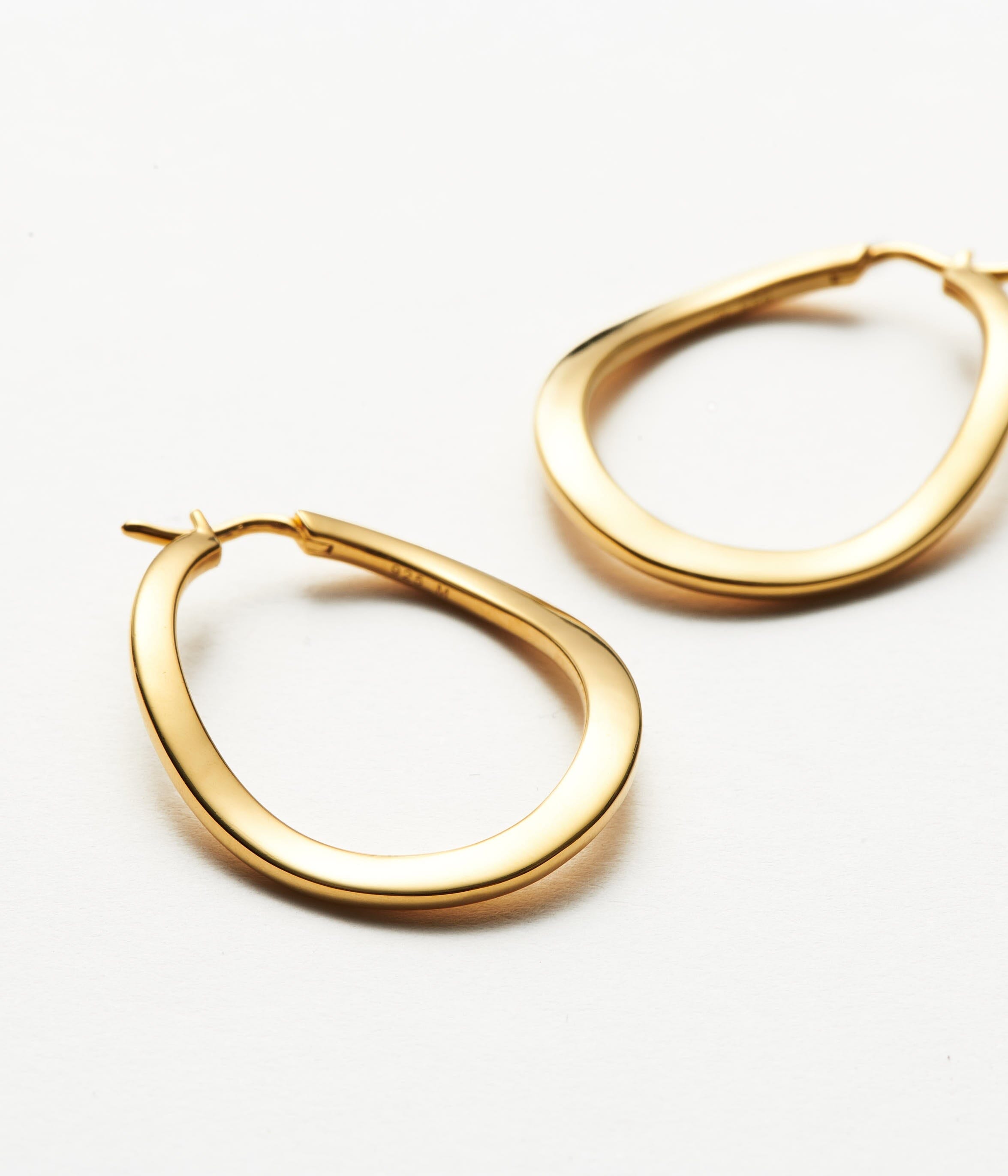 Classic Curve Medium Hoop Earrings | 18ct Gold Plated Vermeil Earrings Missoma 