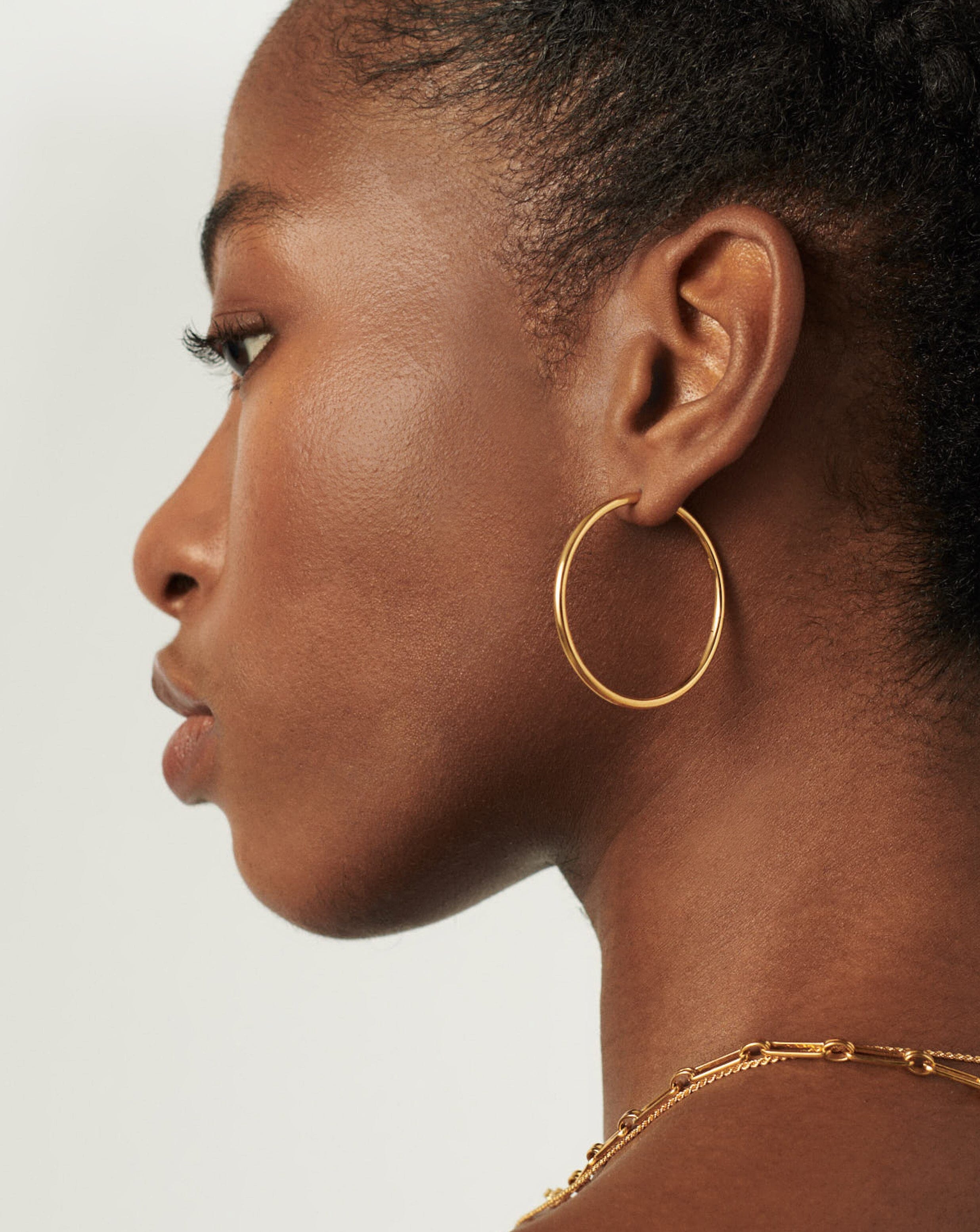Are hoop earrings trashy or classy? - Quora