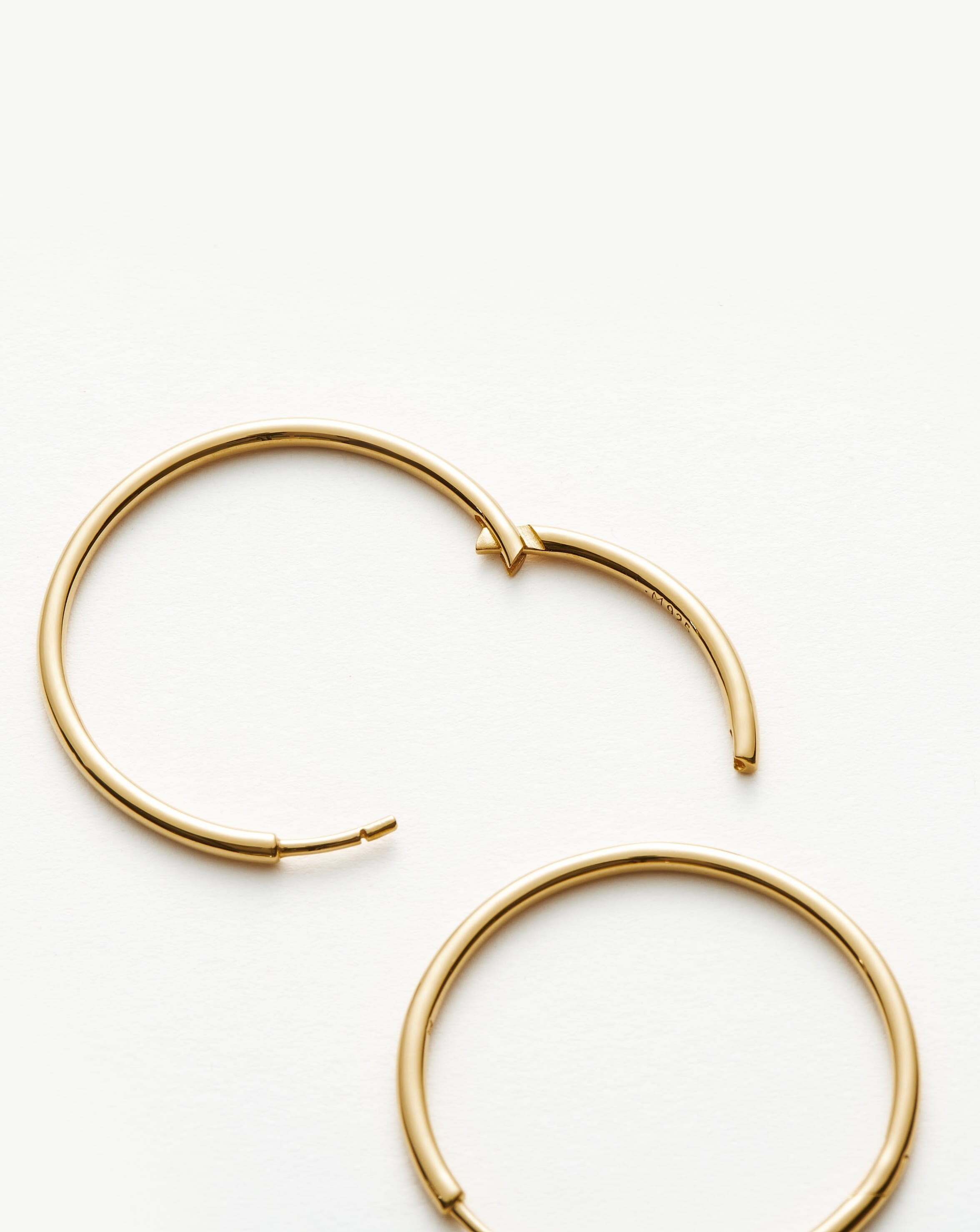 Classic Medium Hoop Earrings | 18ct Gold Plated Vermeil Earrings Missoma 