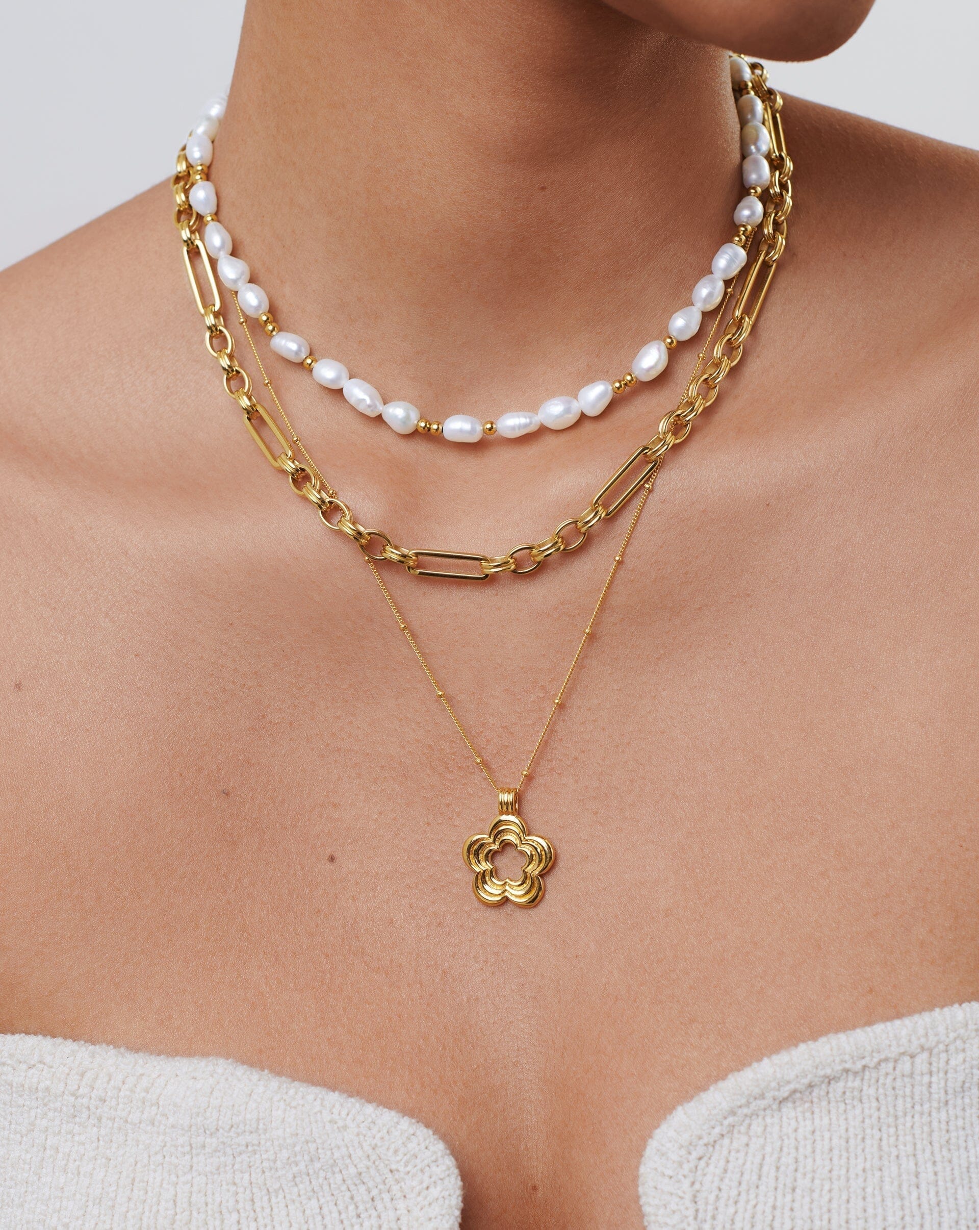Good Vibes Ridge Flower Pendant Necklace Necklaces Missoma 