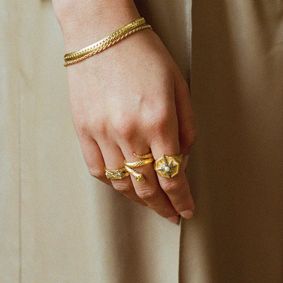 Harris Reed Star of the Show Pearl Signet Ring | 18ct Gold Plated/Pearl Rings Missoma 