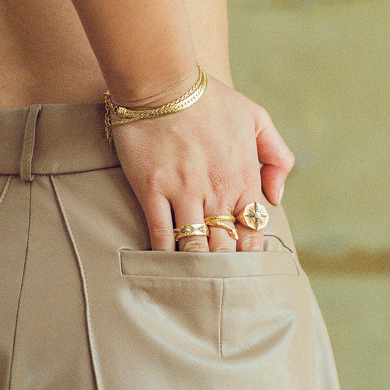 Harris Reed Star of the Show Pearl Signet Ring | 18ct Gold Plated/Pearl Rings Missoma 