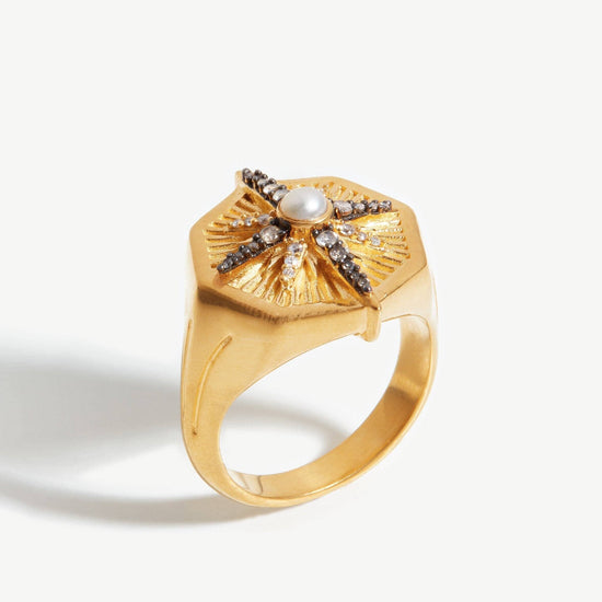 Harris Reed Star of the Show Pearl Signet Ring | 18ct Gold Plated/Pearl Rings Missoma 