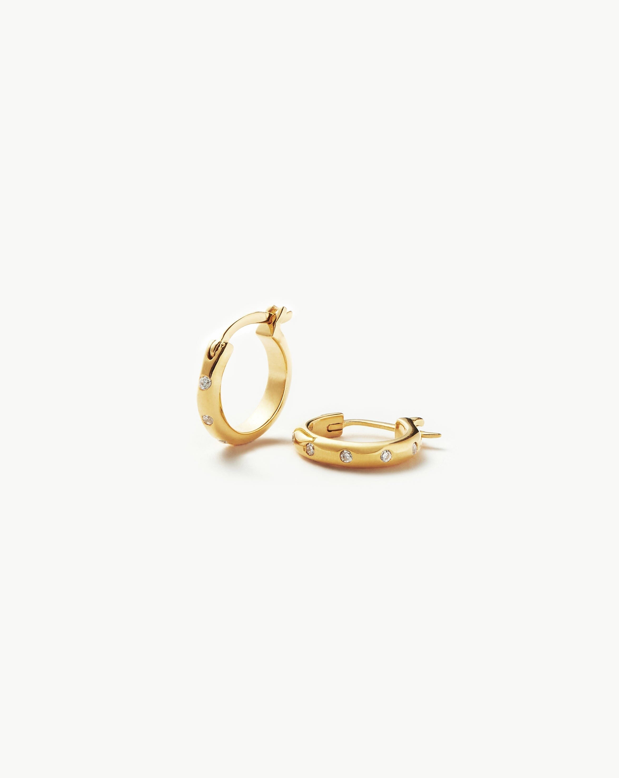 ★MISSOMA★ ヘックス ダブル ハギーズ HEX DOUBLE HUGGIES Radial Double Huggies | 18ct Gold Vermeil | Missoma