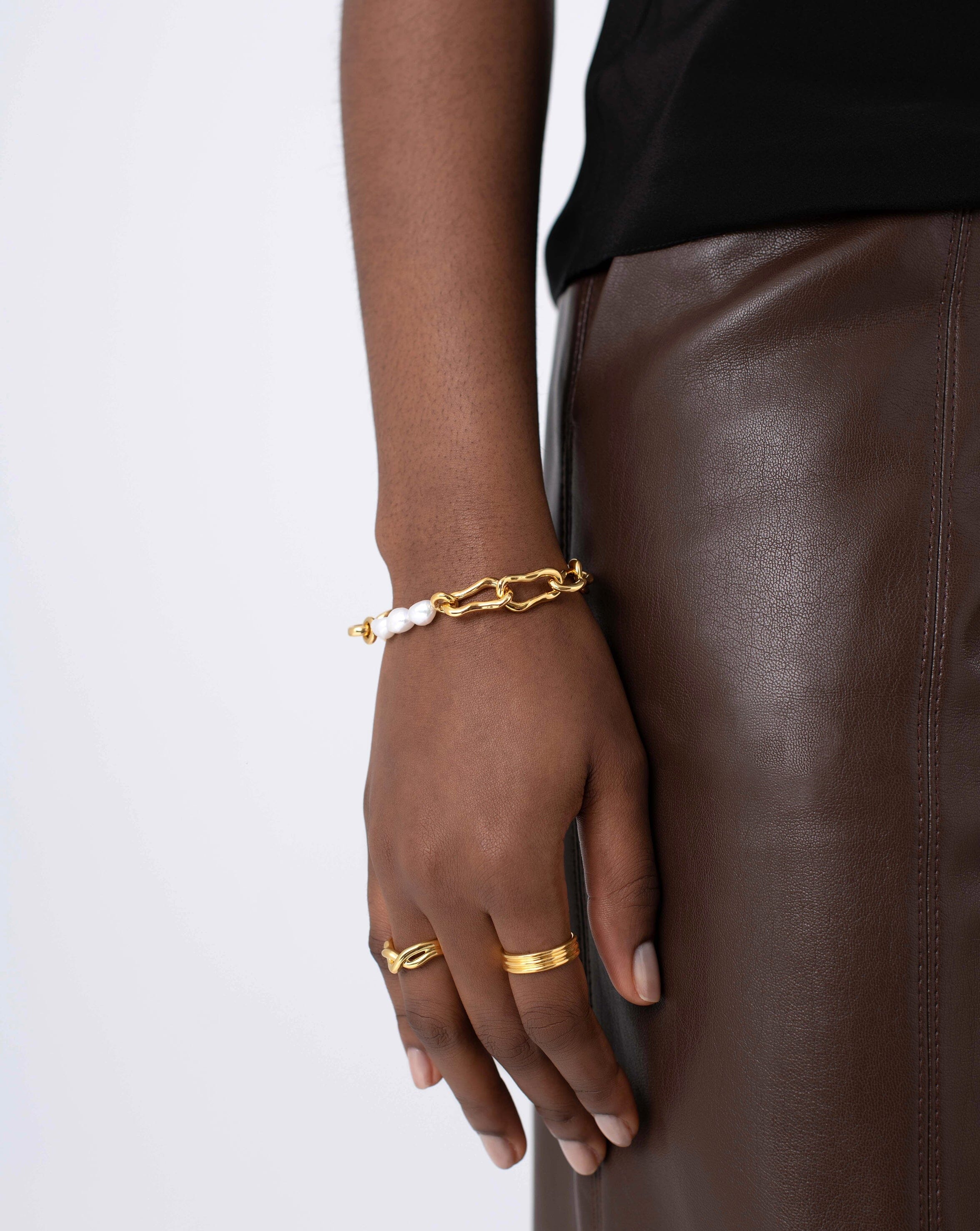 Molten Baroque Pearl Twisted Chain Bracelet Bracelets Missoma 