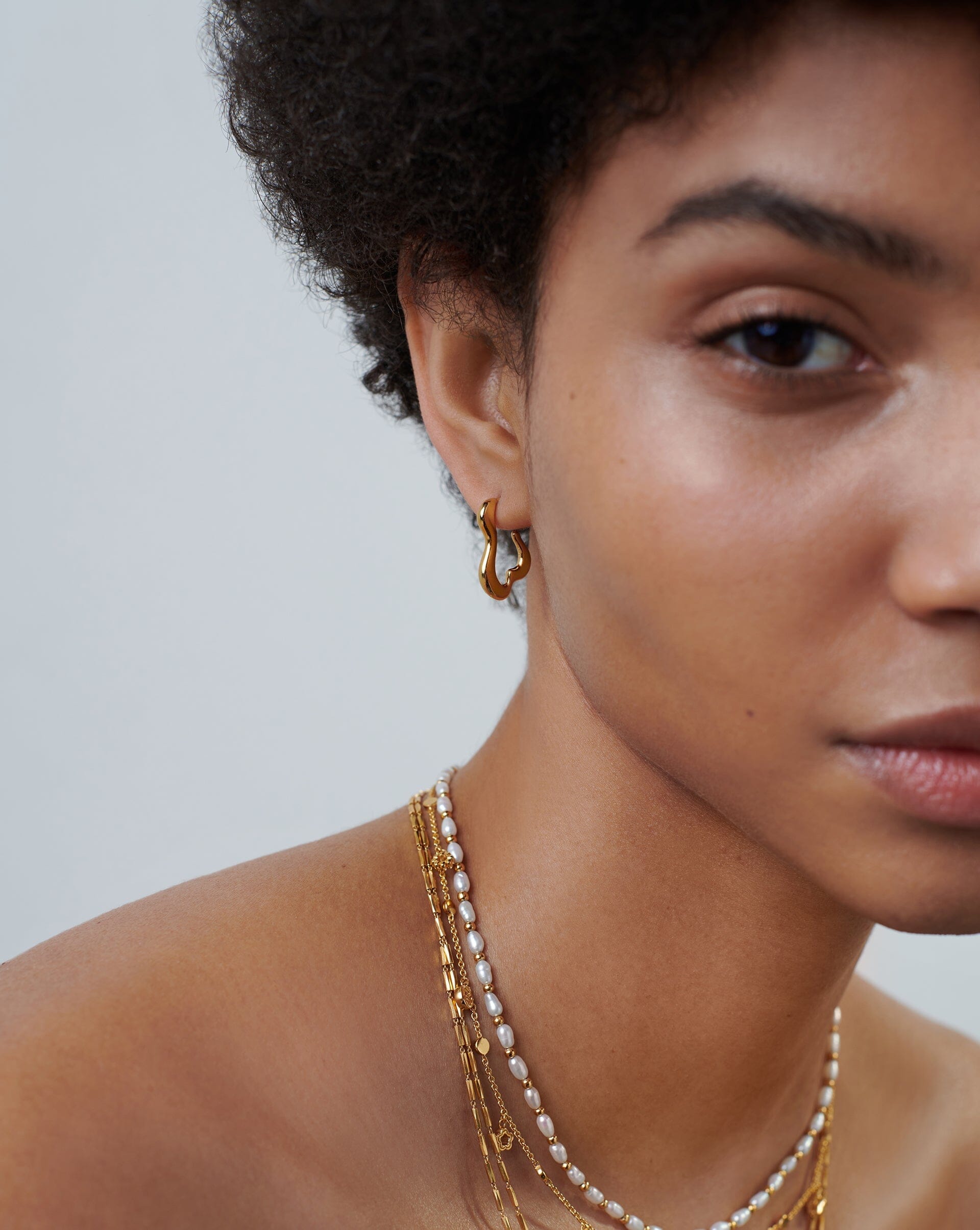 Squiggle Curve Medium Hoop Earrings Earrings Missoma 